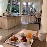 Boccaccio-free Parking- Hotel Milano Marittima