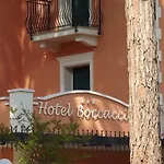 Boccaccio-free Parking- Hotel 3*
