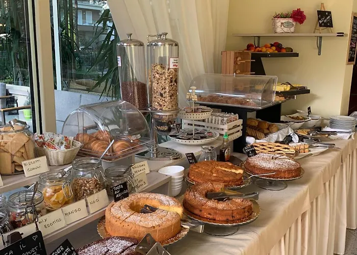 Boccaccio-free Parking- 3* Milano Marittima