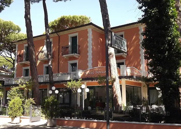 Boccaccio-free Parking- 3*