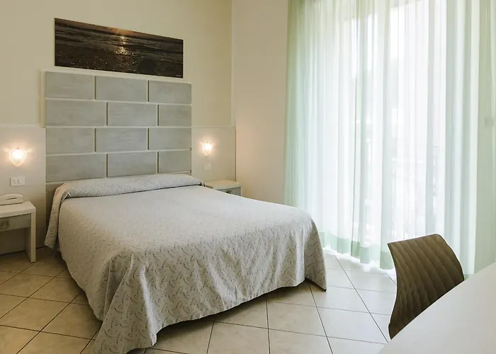Boccaccio-free Parking- 3* Milano Marittima