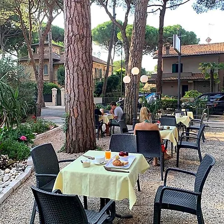 Hotel Boccaccio-free Parking- Milano Marittima
