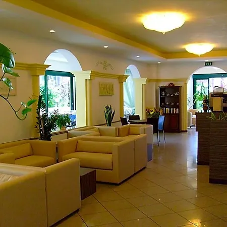 Boccaccio-free Parking- Milano Marittima