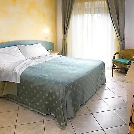 Boccaccio-free Parking- Hotel