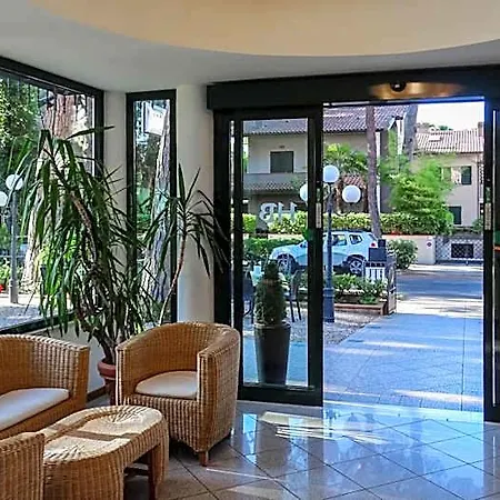 Boccaccio-free Parking- Hotel