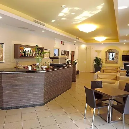 Boccaccio-free Parking- Hotel