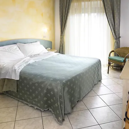 Boccaccio-free Parking- 3*