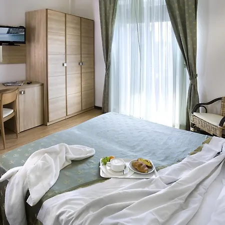 Boccaccio-free Parking- Отель Морской Милан