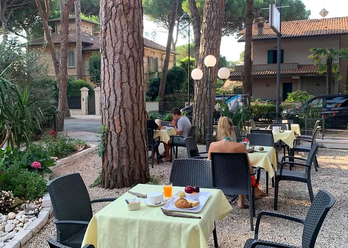 Boccaccio-free Parking- Otel 3*