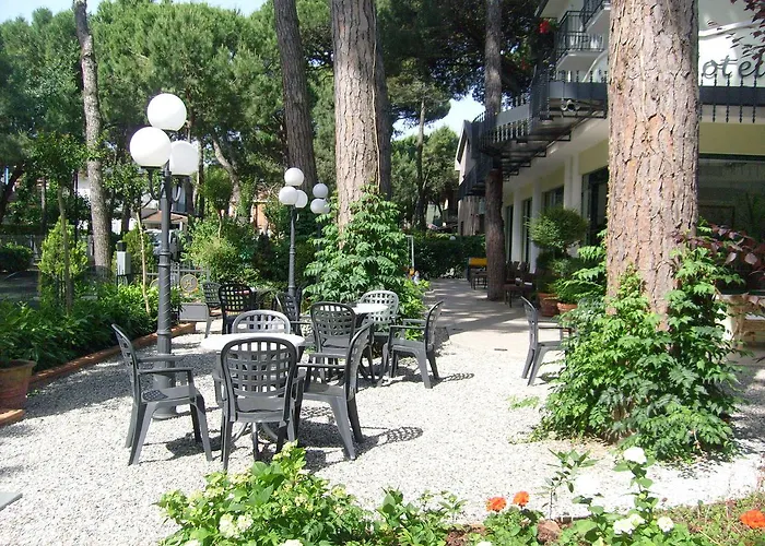 Boccaccio-free Parking- 호텔