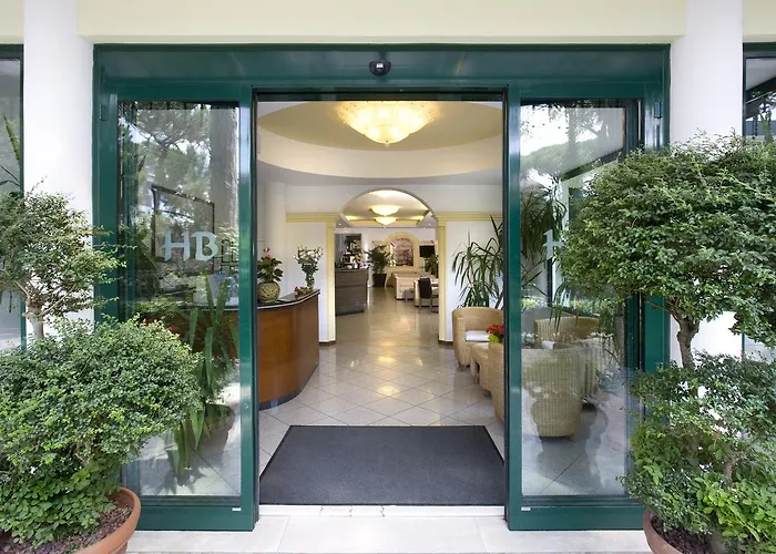 Boccaccio-free Parking- Milano Marittima