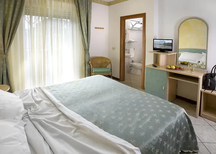 Boccaccio-free Parking- 3* Milano Marittima