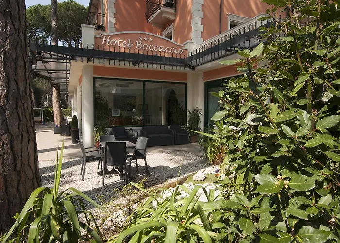 Boccaccio-free Parking- Otel 3*